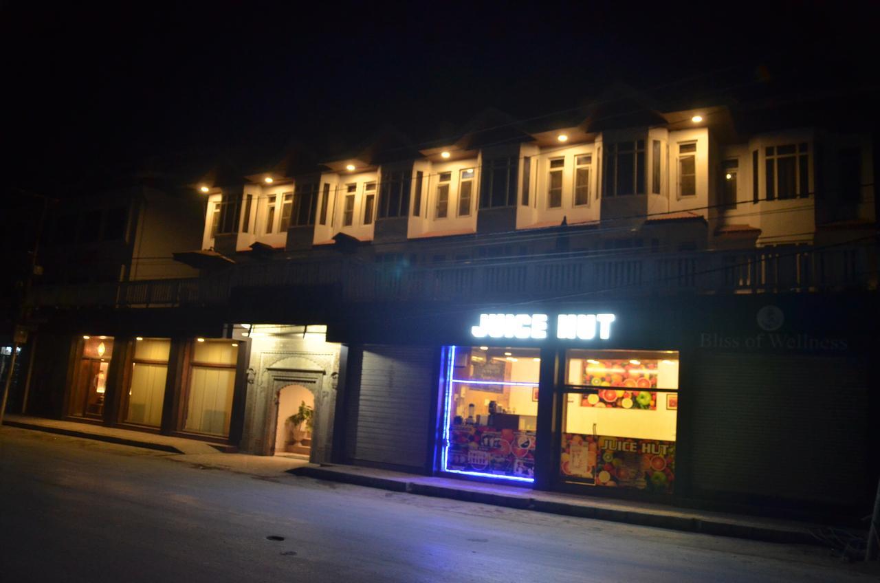 Hotel Kaisar Srīnagar Exteriér fotografie