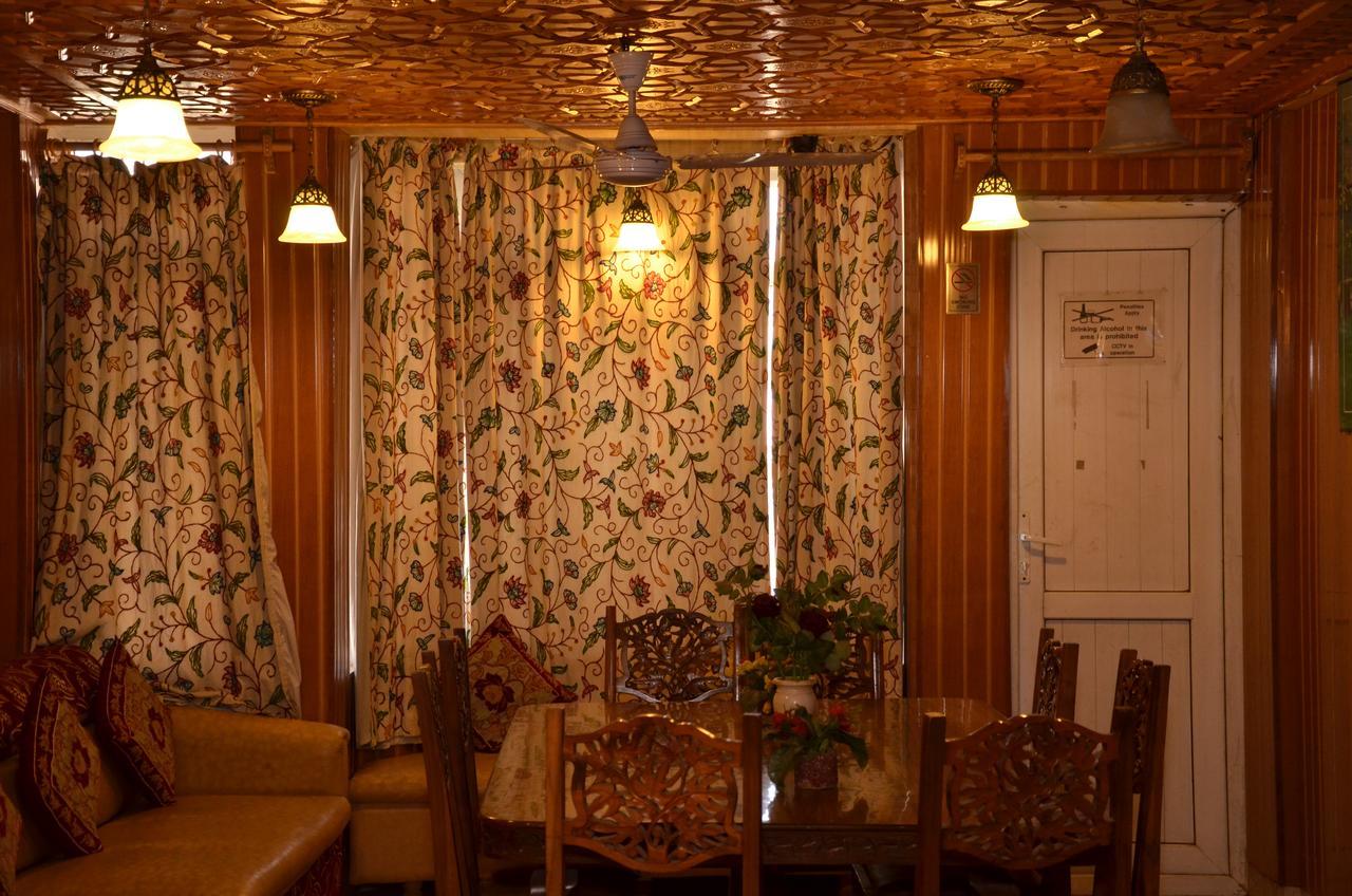 Hotel Kaisar Srīnagar Exteriér fotografie