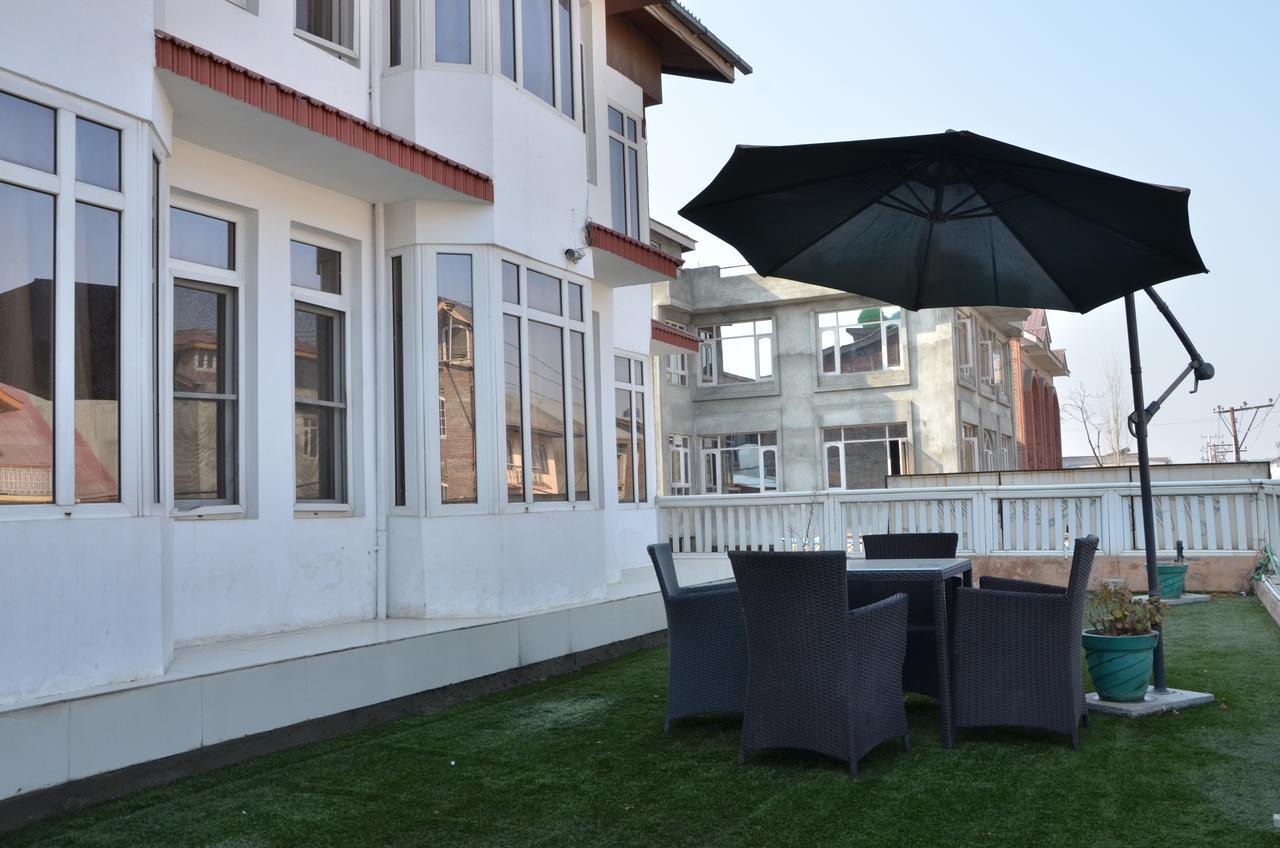 Hotel Kaisar Srīnagar Exteriér fotografie