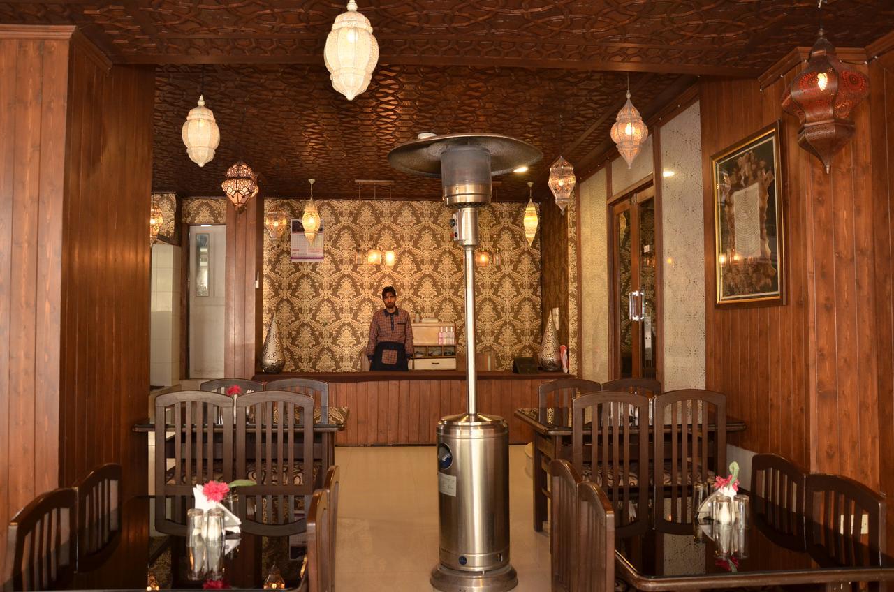 Hotel Kaisar Srīnagar Exteriér fotografie